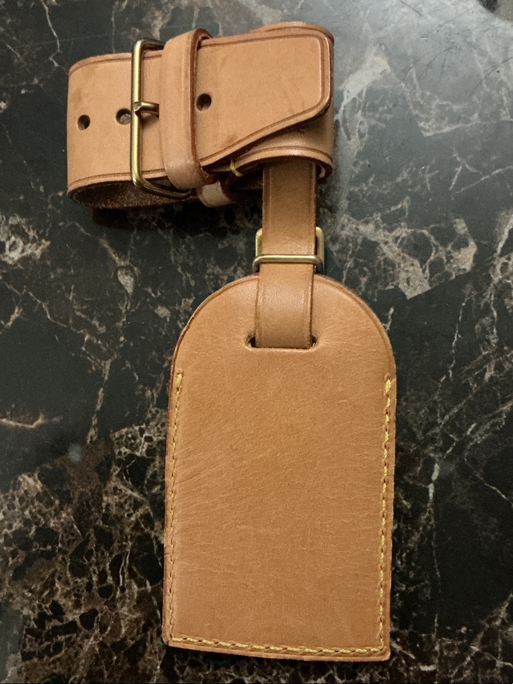 🏷️Authentic Louis Vuitton Tan Leather Luggage Tag with Gold-Tone Buckle - Picture 2 of 2